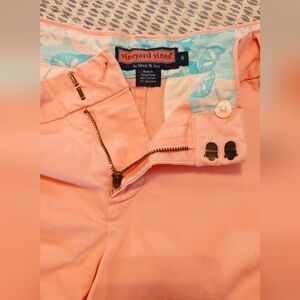 Hello Spring! 🌺 Womens Vineyard Vines pink shorts